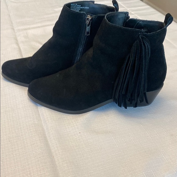 Steve Madden Black Ankle Booties with Fringe - Picture 1 of 10